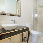 Πανσιόν House 4*