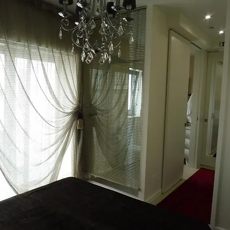 House 4*